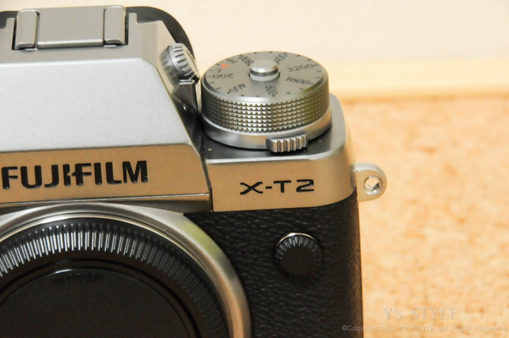 FUJIFILM　XT-2　Graphite Silver Edition